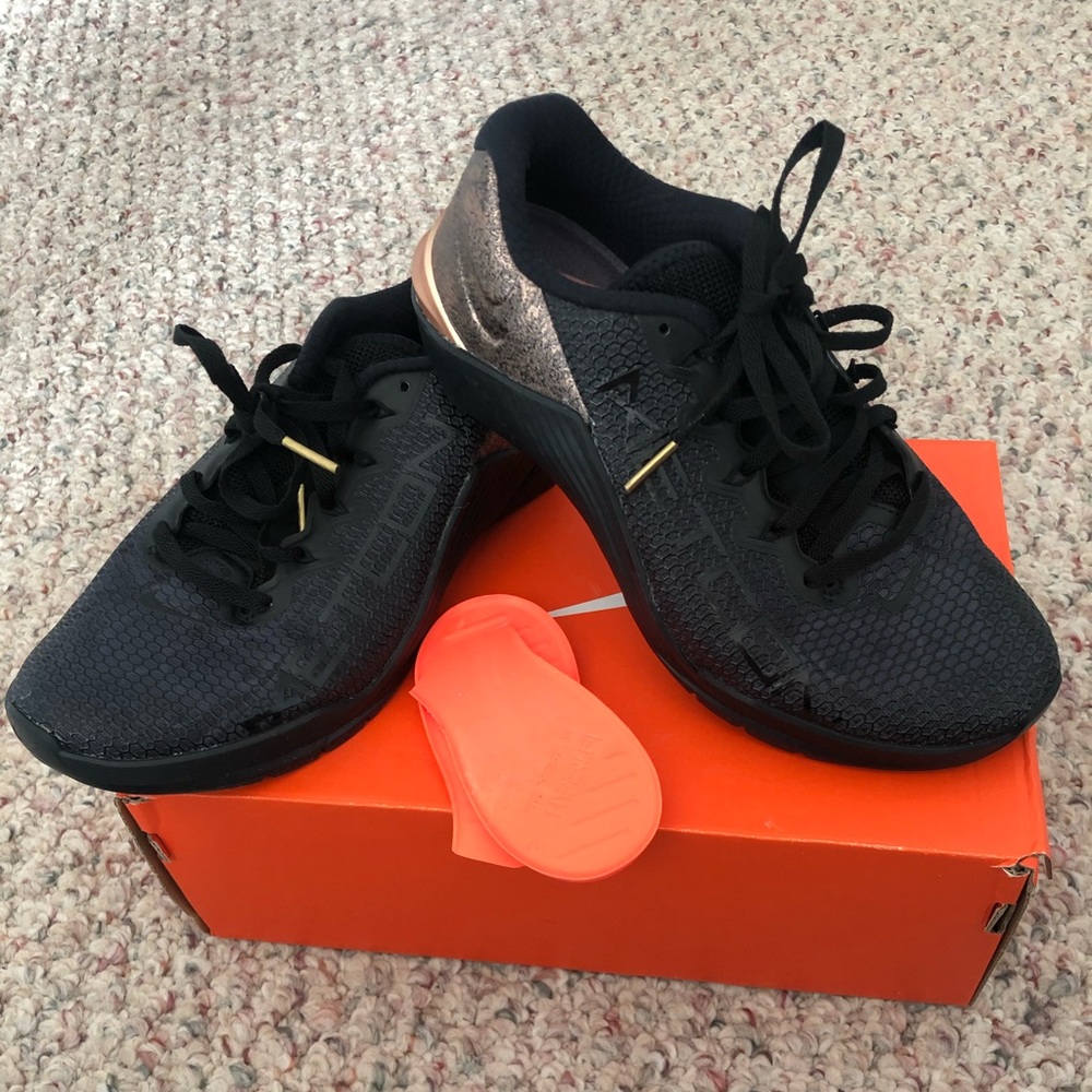 Brand new Woman’s Nike Metcon 5X